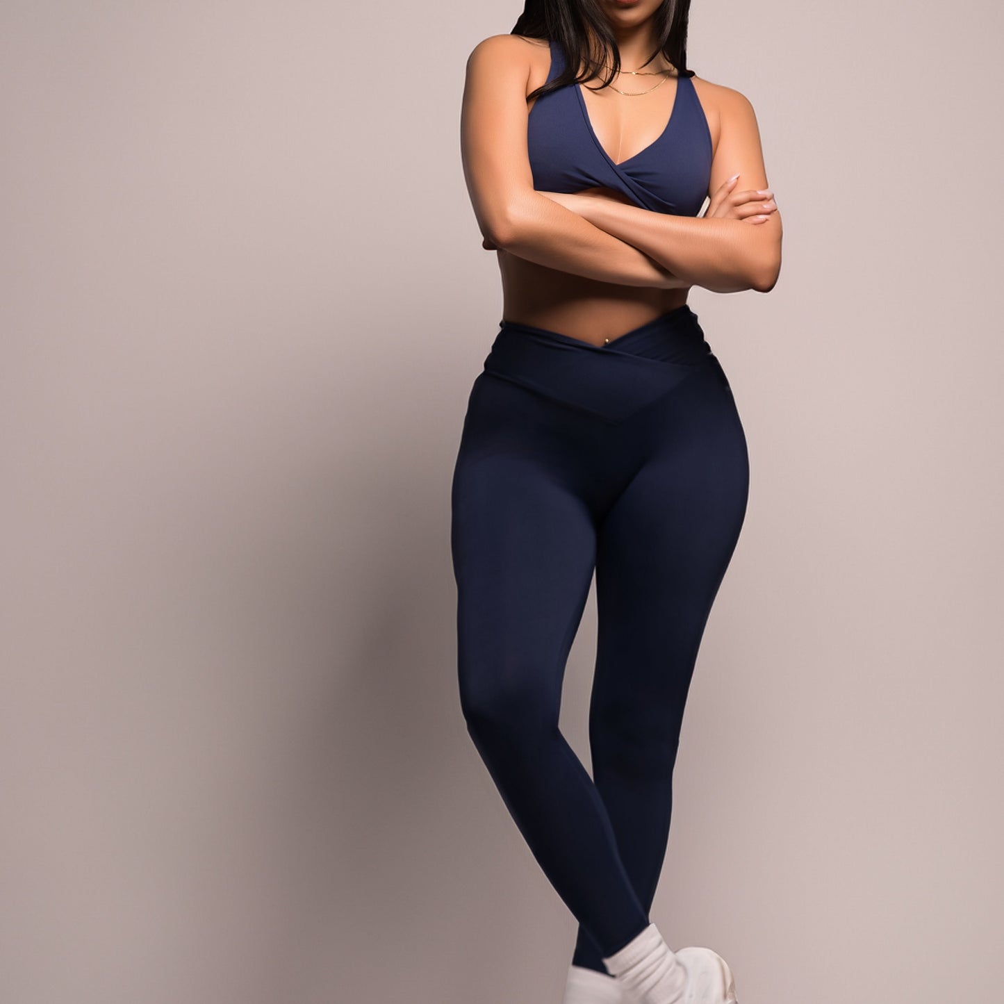 HIGH-WAIST V-SHAPE FITTED LEGGING